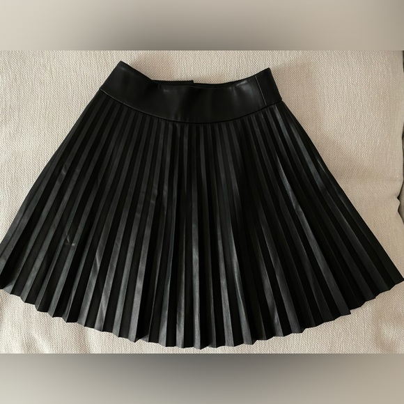 ZARA black pleated leather skirt - Picture 7 of 7
